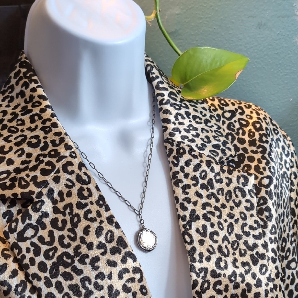 Pearly & Iridescent Artist Circle - Picture 4 of 5